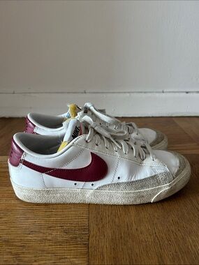 Nike Women’s Blazer ‘77 Low Shoes